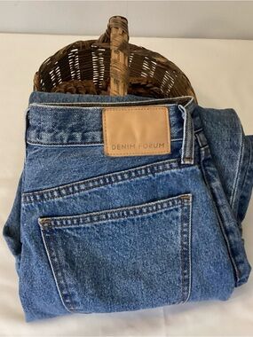 Aritzia Denim Forum The 90s Iggy Lo-Rise Baggy Jeans Blue Size 24  
D